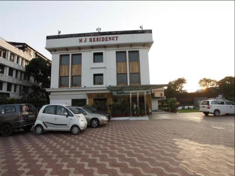 Hotel Mj Residencia Dehradun Exterior foto